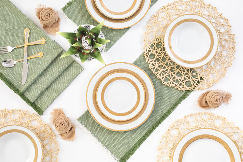 Royalty Porcelain 20-pc Dinnerware Set, 24K Gold-Plated Fine Porcelain, Premium Dinnerware Service for 4