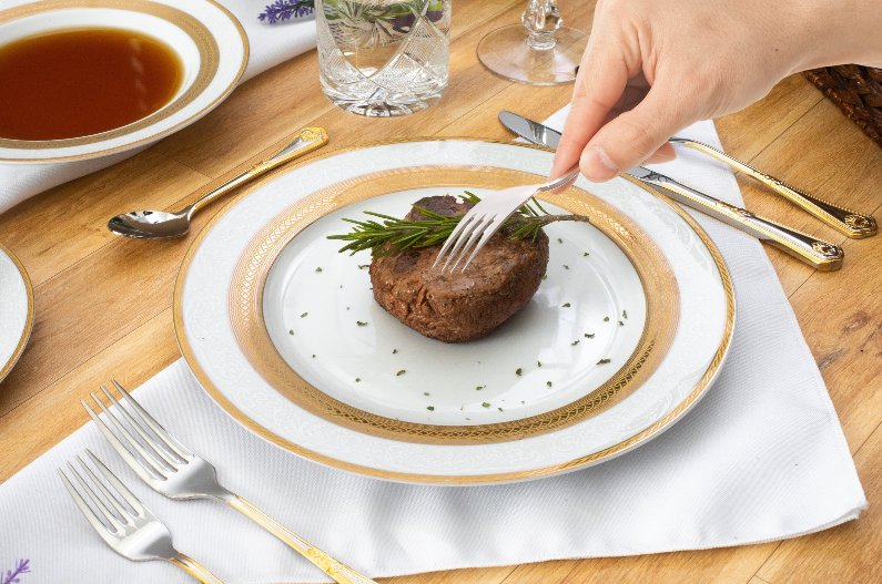 Royalty Porcelain 20-pc Dinnerware Set, 24K Gold-Plated Fine Porcelain, Premium Dinnerware Service for 4