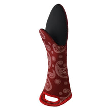 (D) Neoprene Oven Mitt Non-Slip Heat Resistant Glove (Red Paisley)